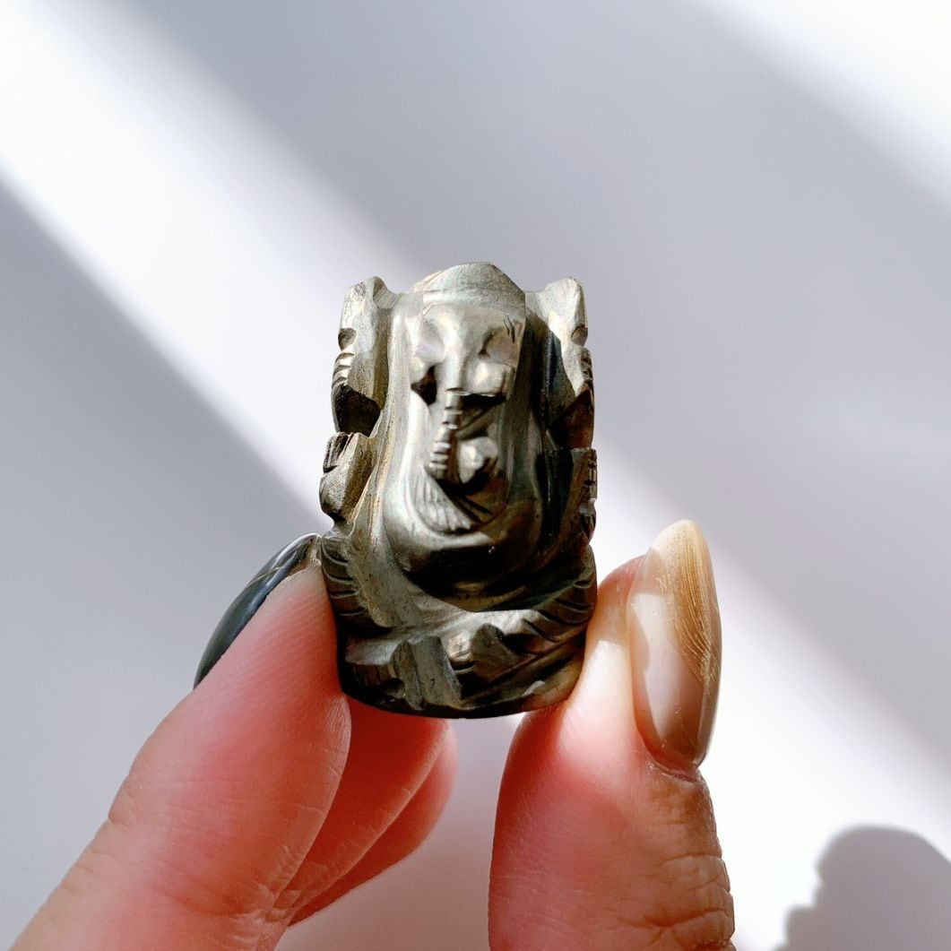 パイライト ガネーシャ型