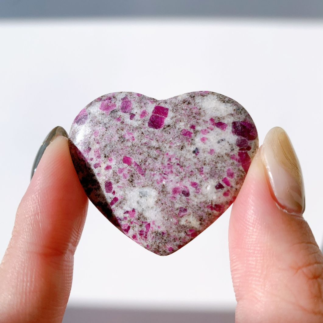 ルビーインマトリックス ハート型