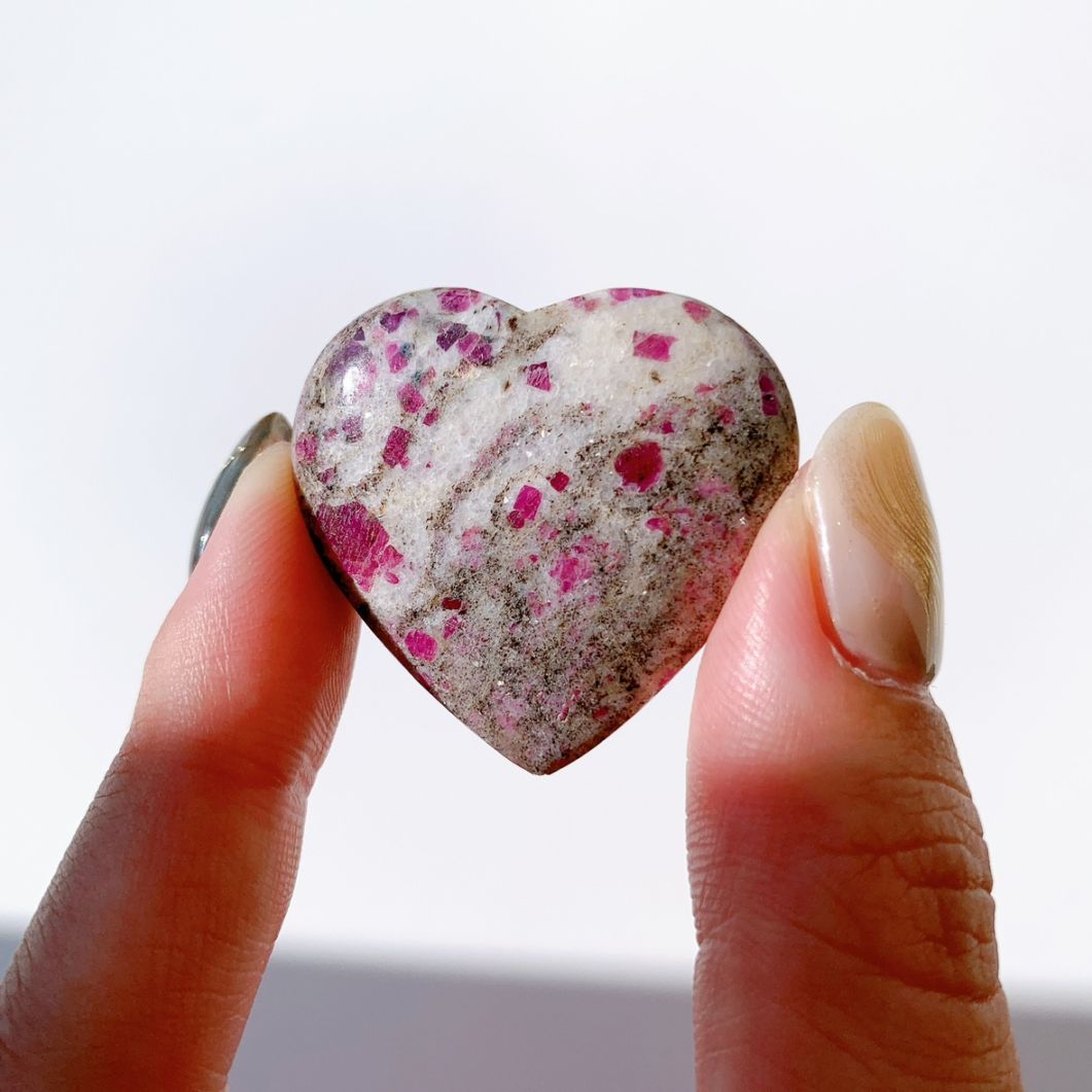 ルビーインマトリックス ハート型