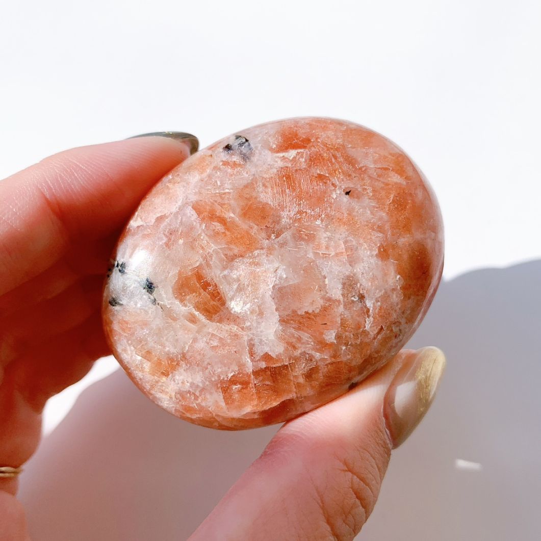 サンストーン にぎり石