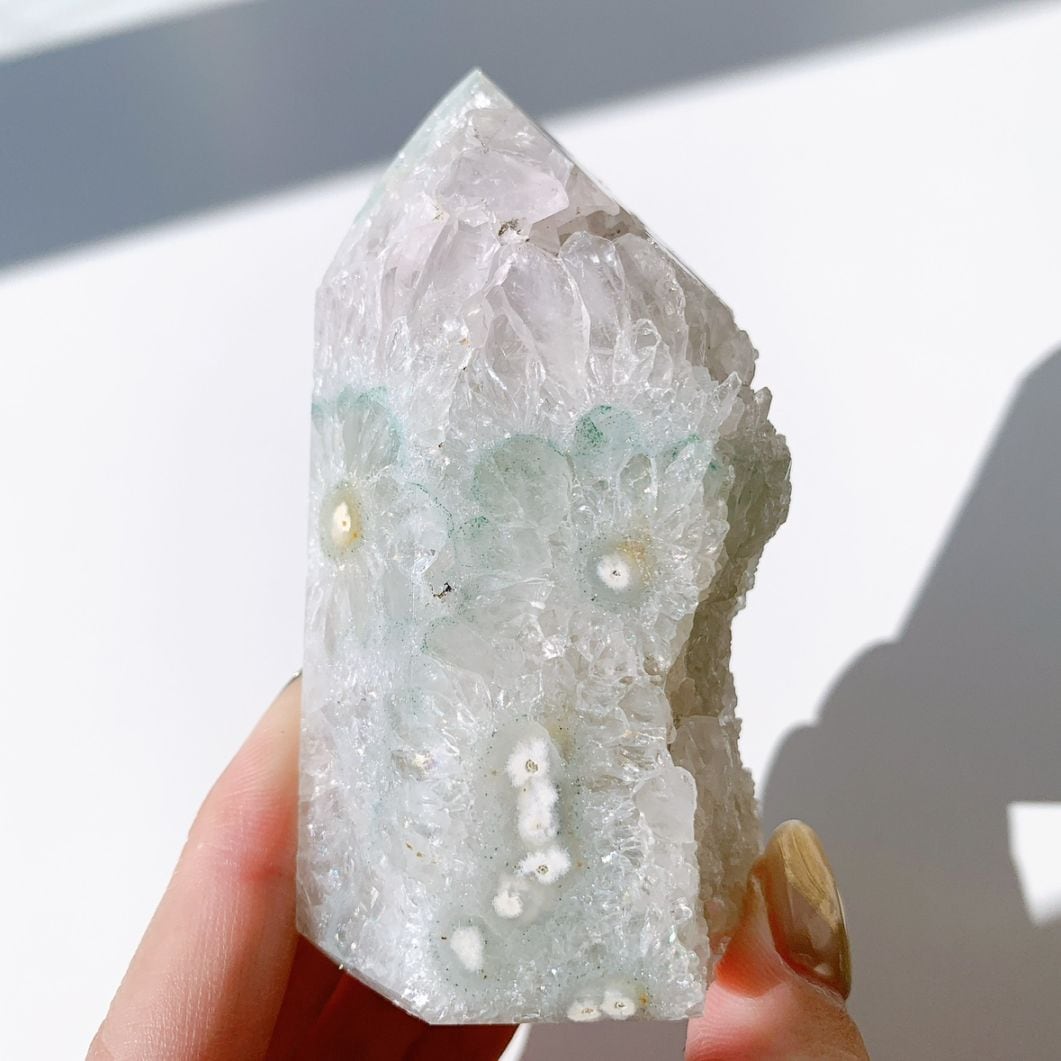 プラシオライト月♡桜瑪瑙共生No.1983 三日月型 桜瑪瑙 - メルカリ