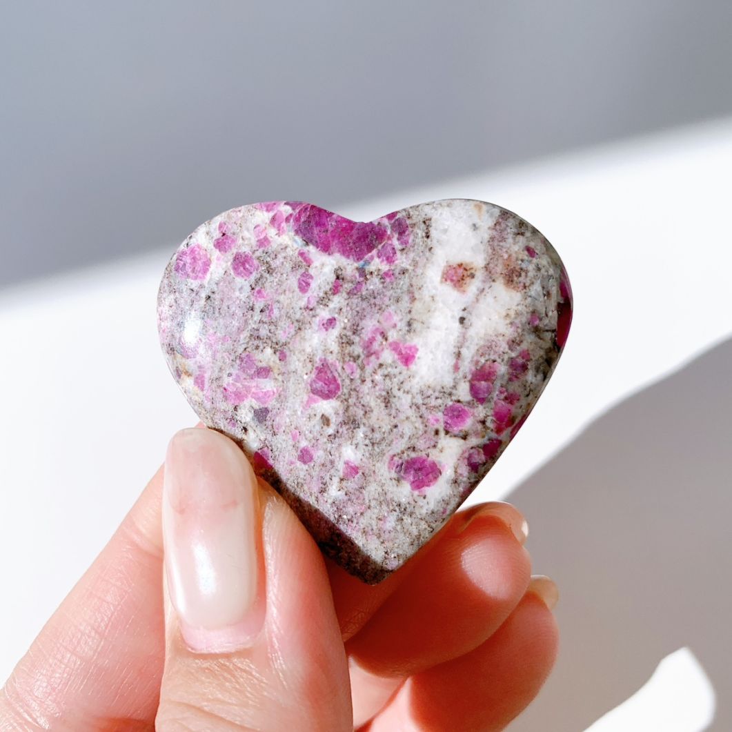 ルビーインマトリックス ハート型