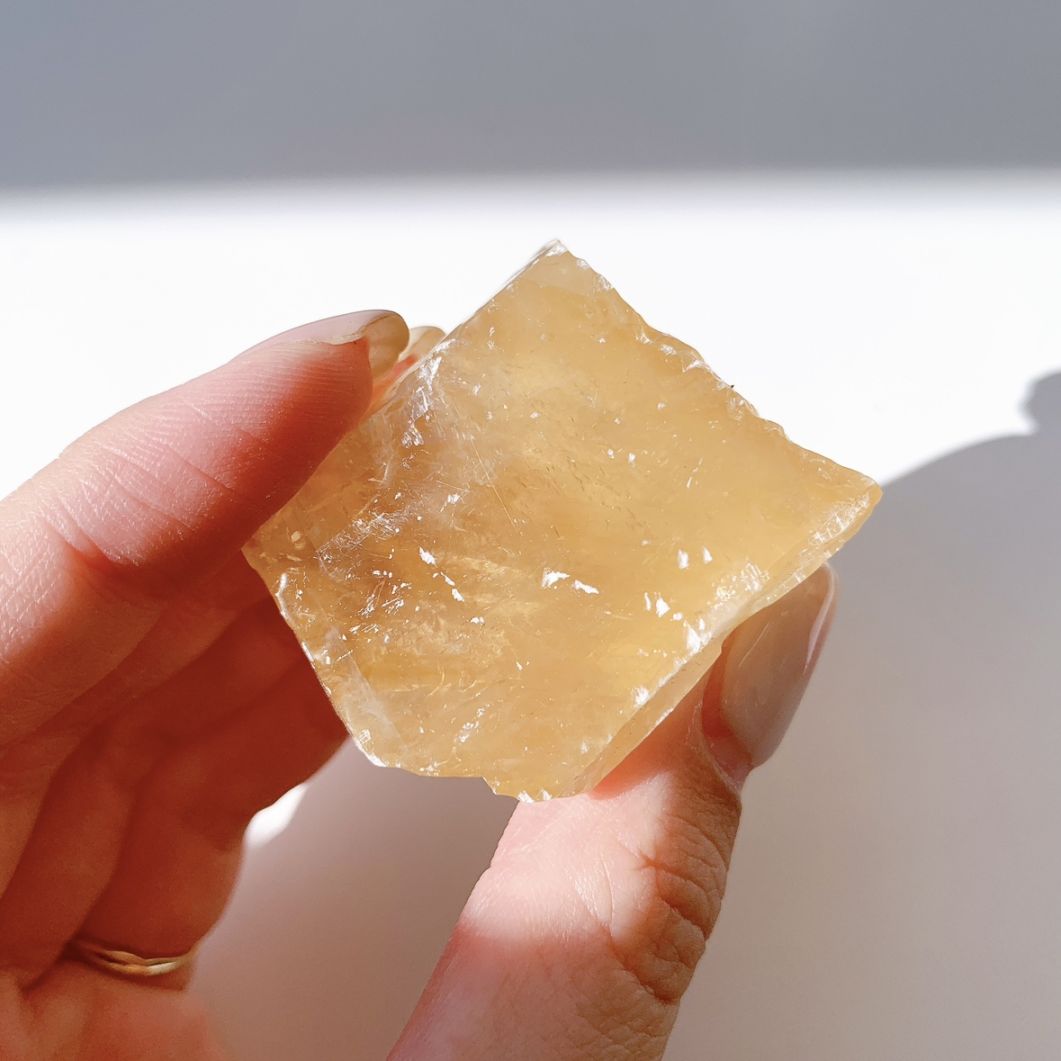 ハニーカルサイト原石ブロック