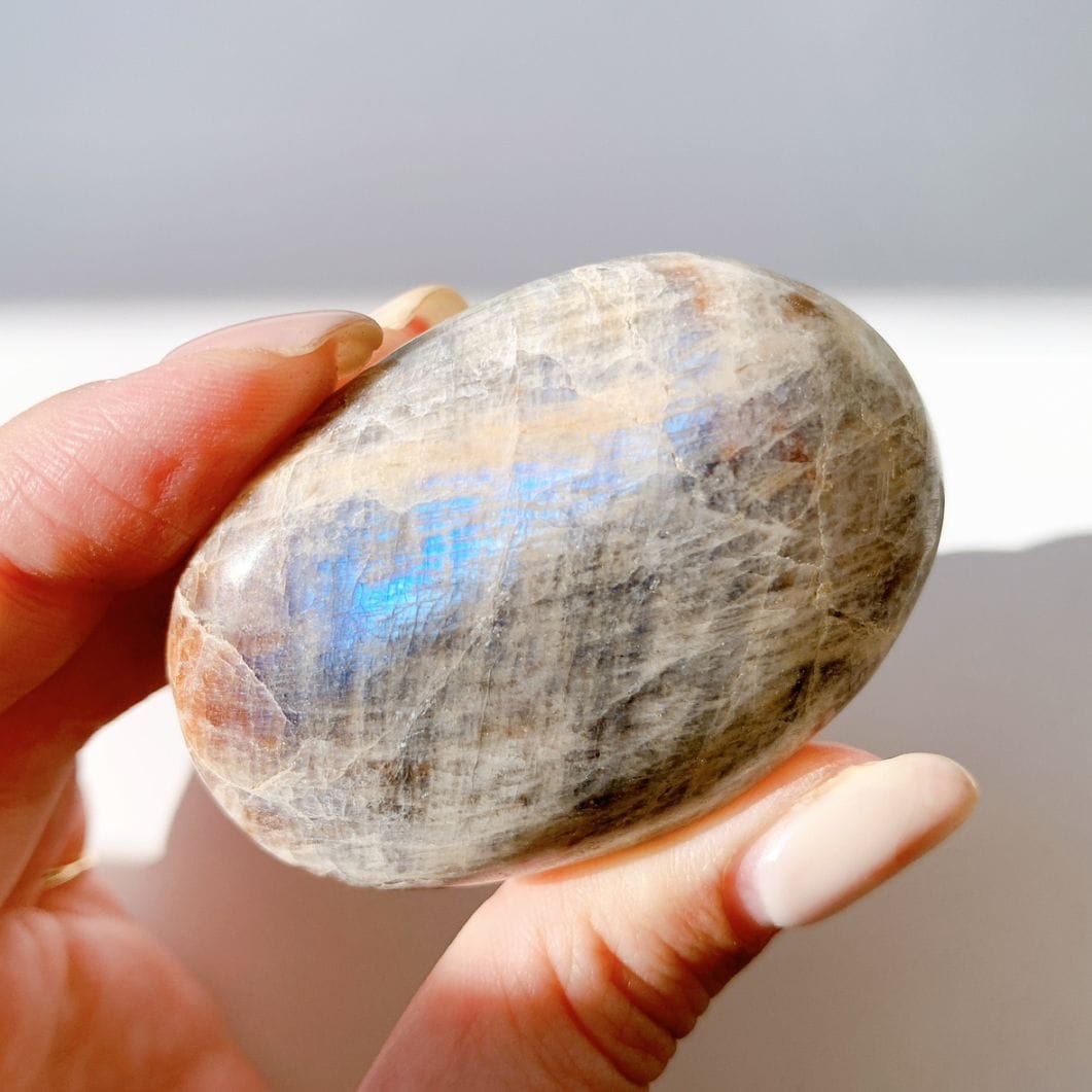 ムーンストーンwithサンストーン にぎり石