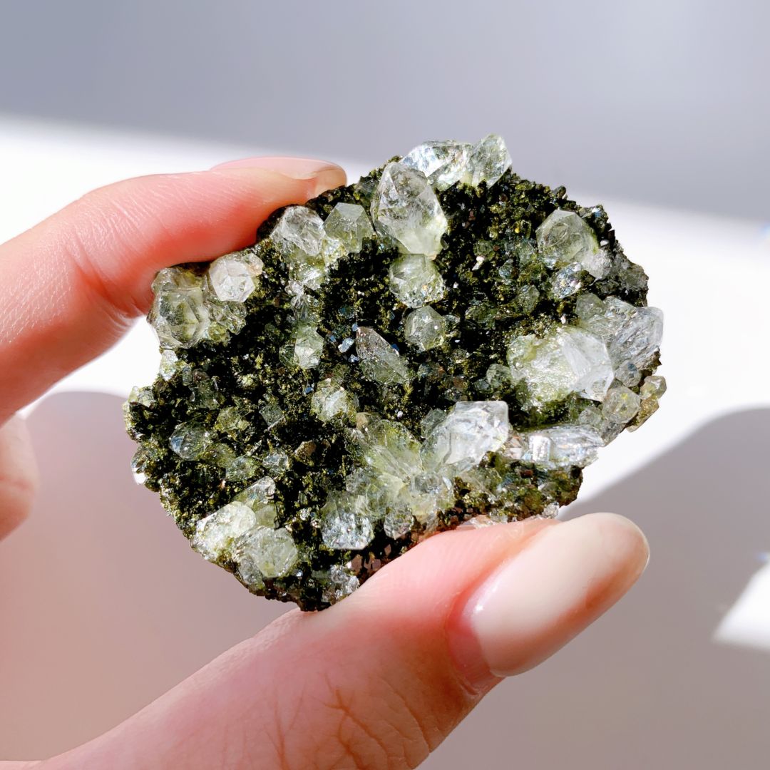 エピドートwith水晶 原石