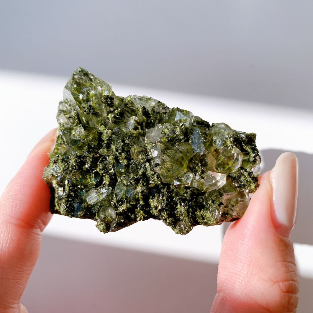 エピドートwith水晶 原石