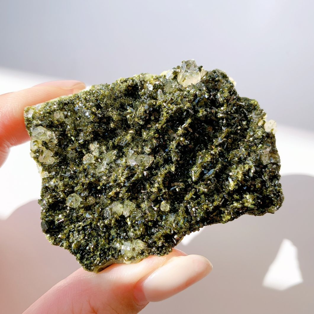 エピドートwith水晶 原石