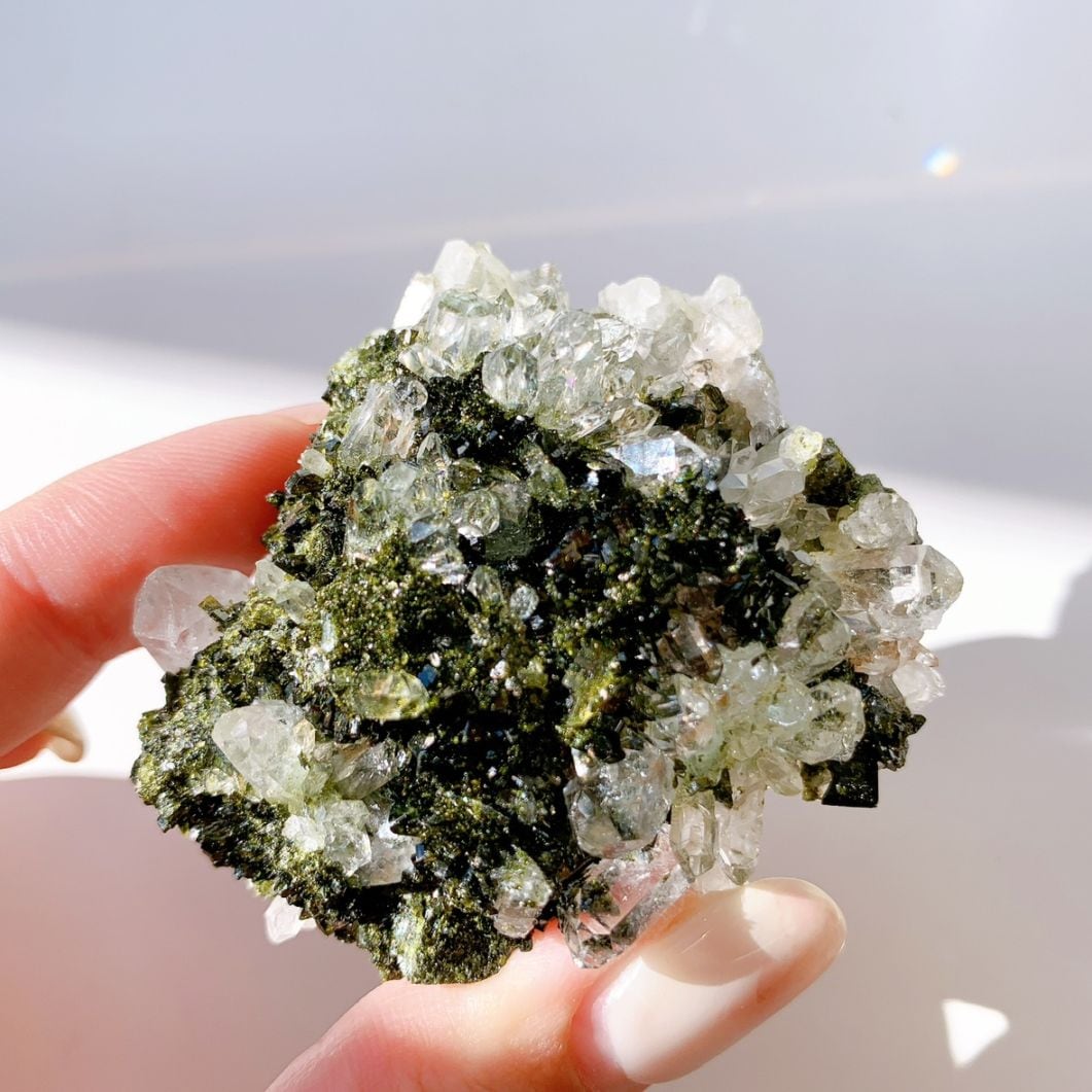 エピドートwith水晶 原石