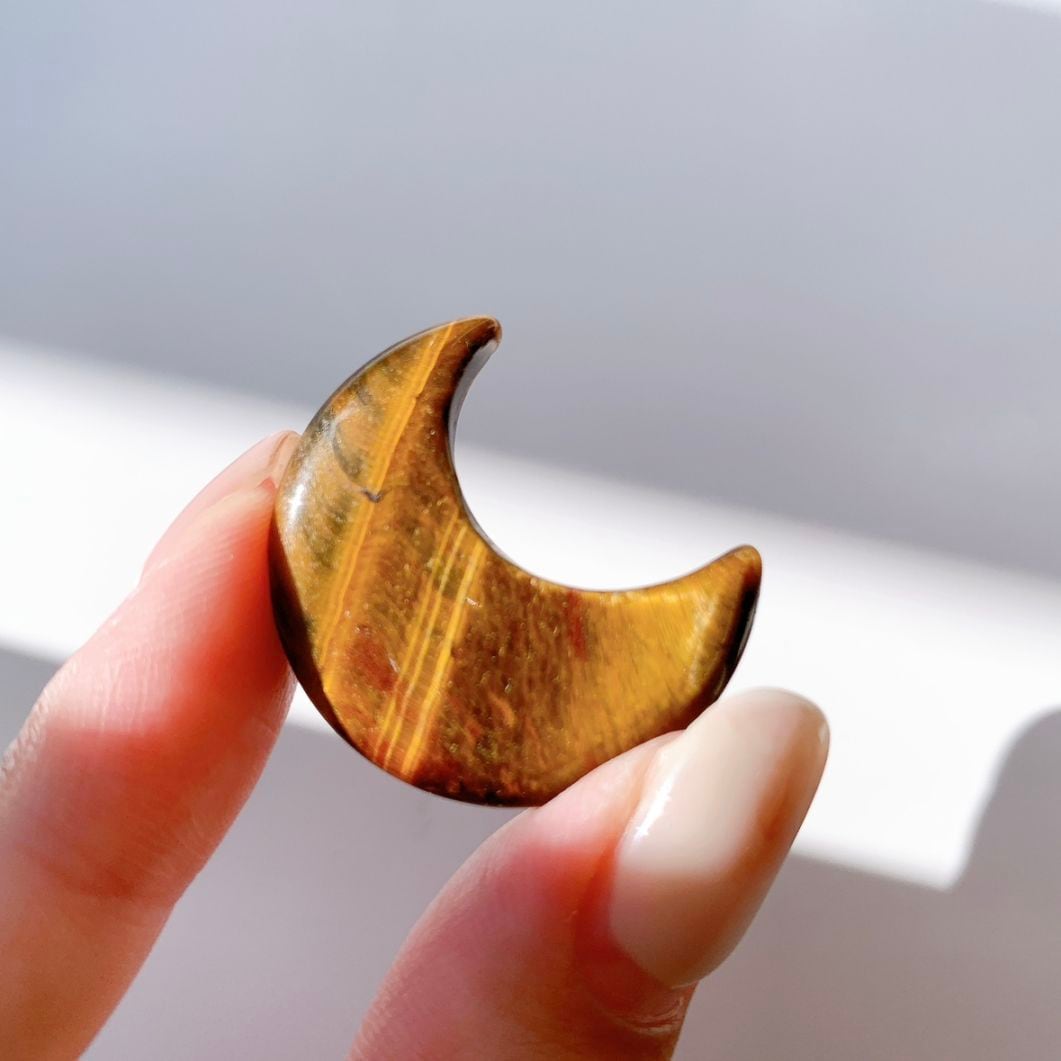 タイガーアイ 月型