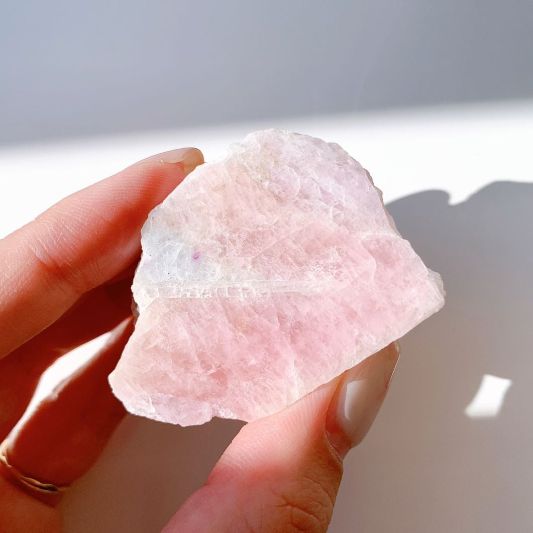 モルガナイトwihクンツァイト 半面研磨