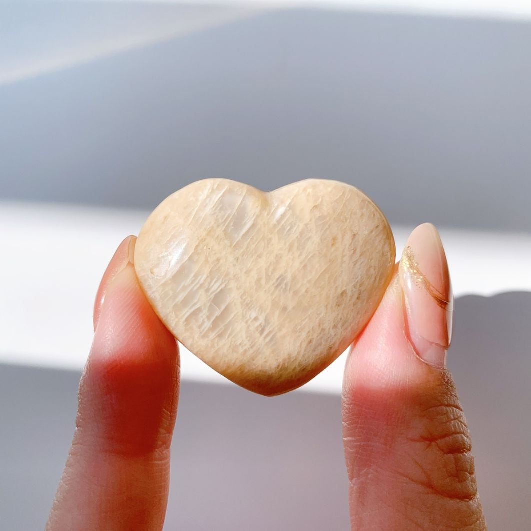 オレンジムーンストーン ハート型