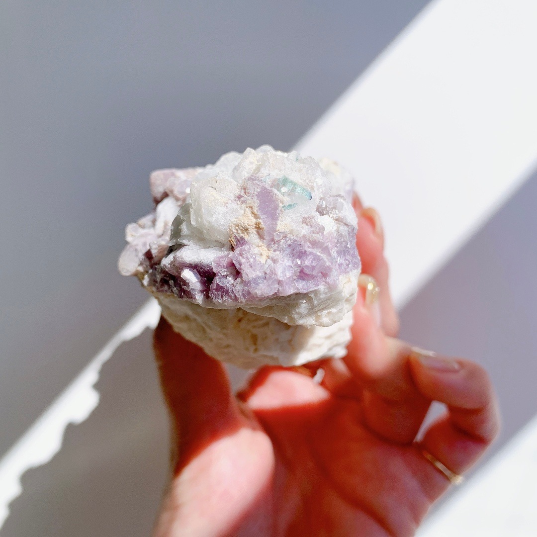 ウォーターメロントルマリンwithアルバイトwithレピドライト 原石