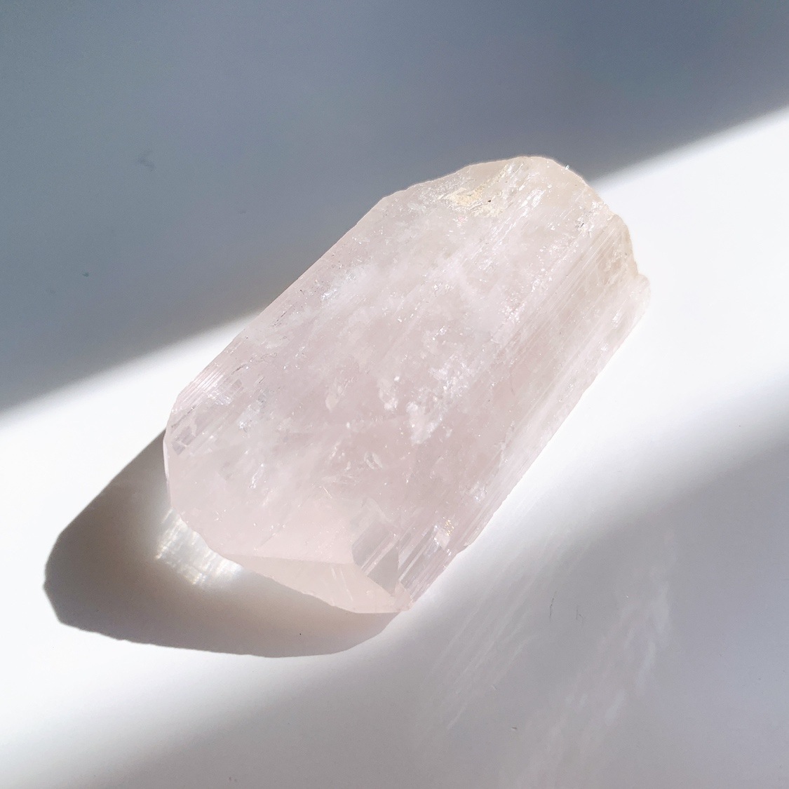 ピンクダンビュライト 原石 | 原石 | Crystals by Purely