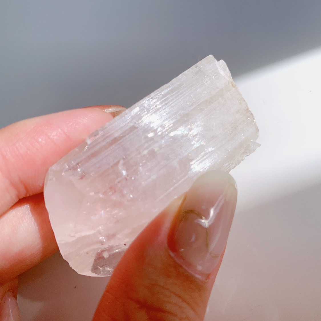 h.as様n専用巨大‼️約58g️ピンク❔ダンビュライト原石