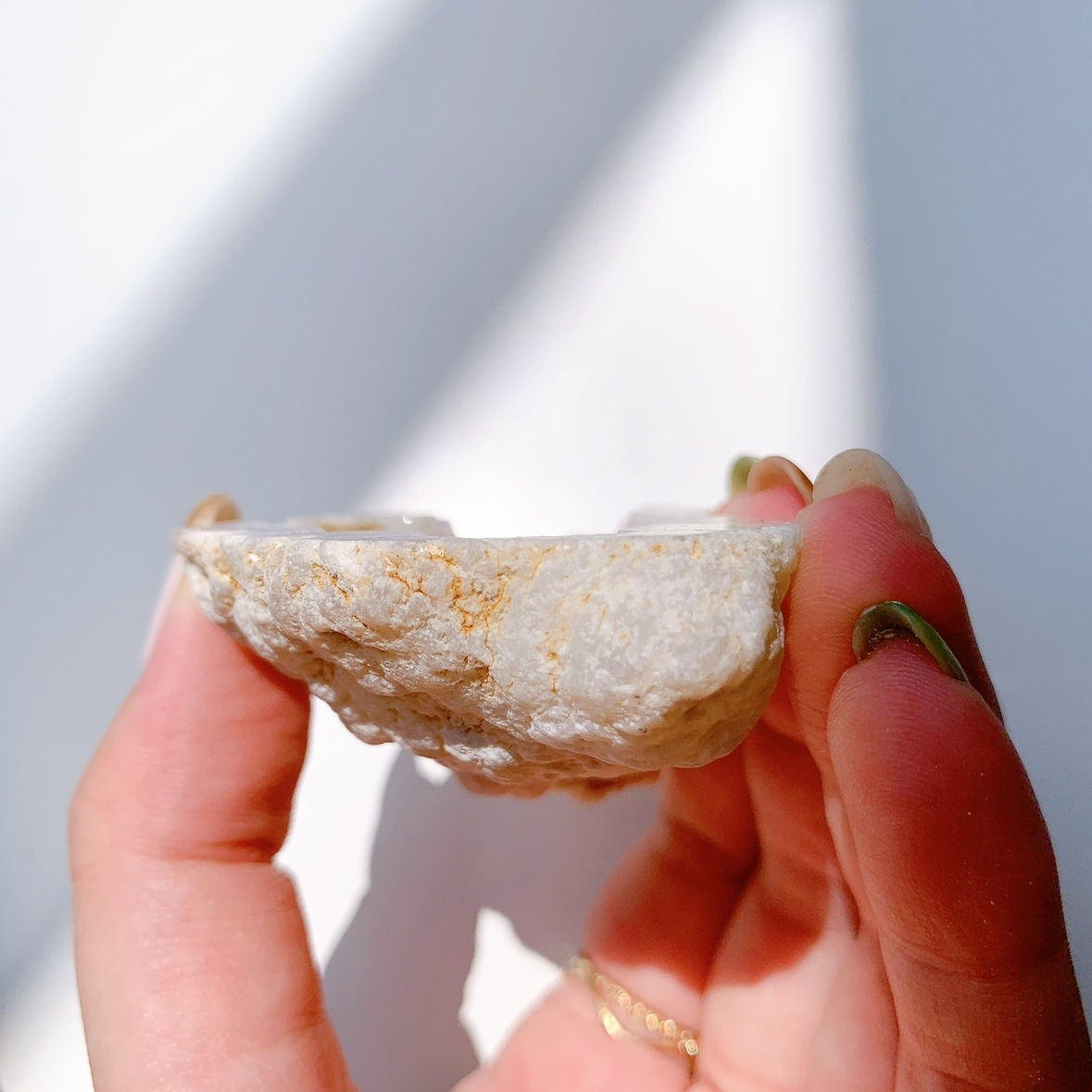 らぴす　偉大なる地球の宝物　虹煌めく幻のエンジェルラダーオーラアメトリン エンジェルオーラ（レインボーオーラ）ジオード | 原石 | Crystals by