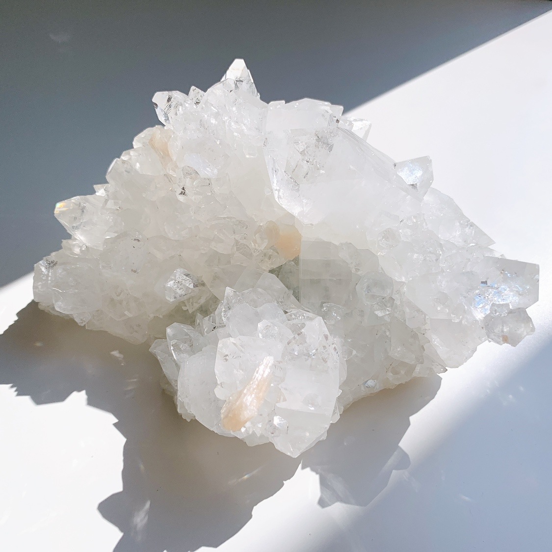 アポフィライト 原石