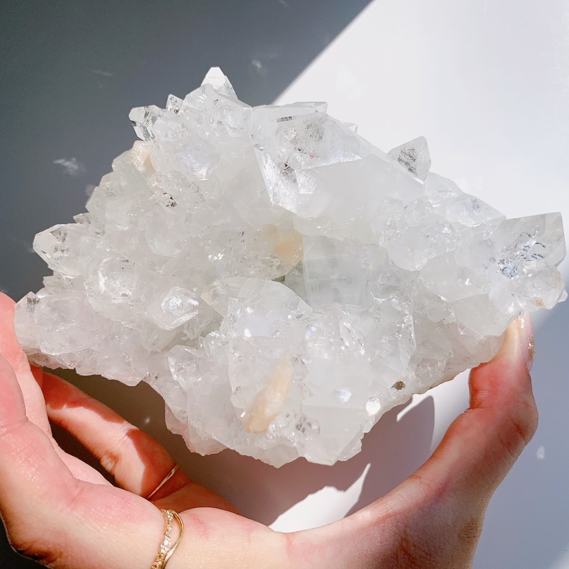 アポフィライト 原石