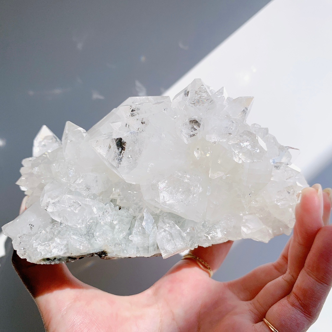 アポフィライト 原石