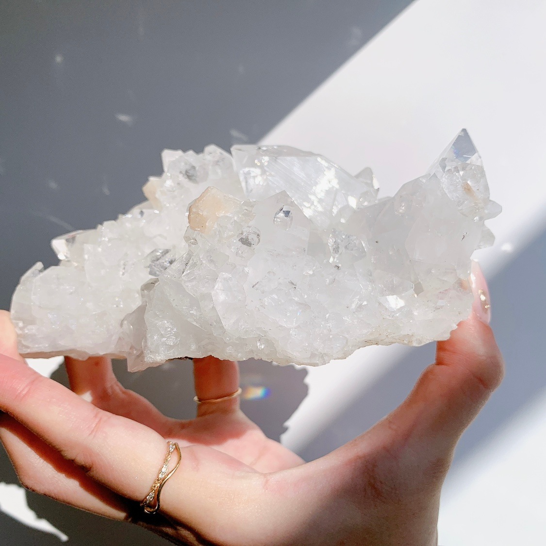 アポフィライト 原石