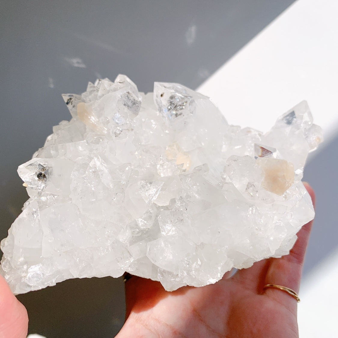 アポフィライト 原石