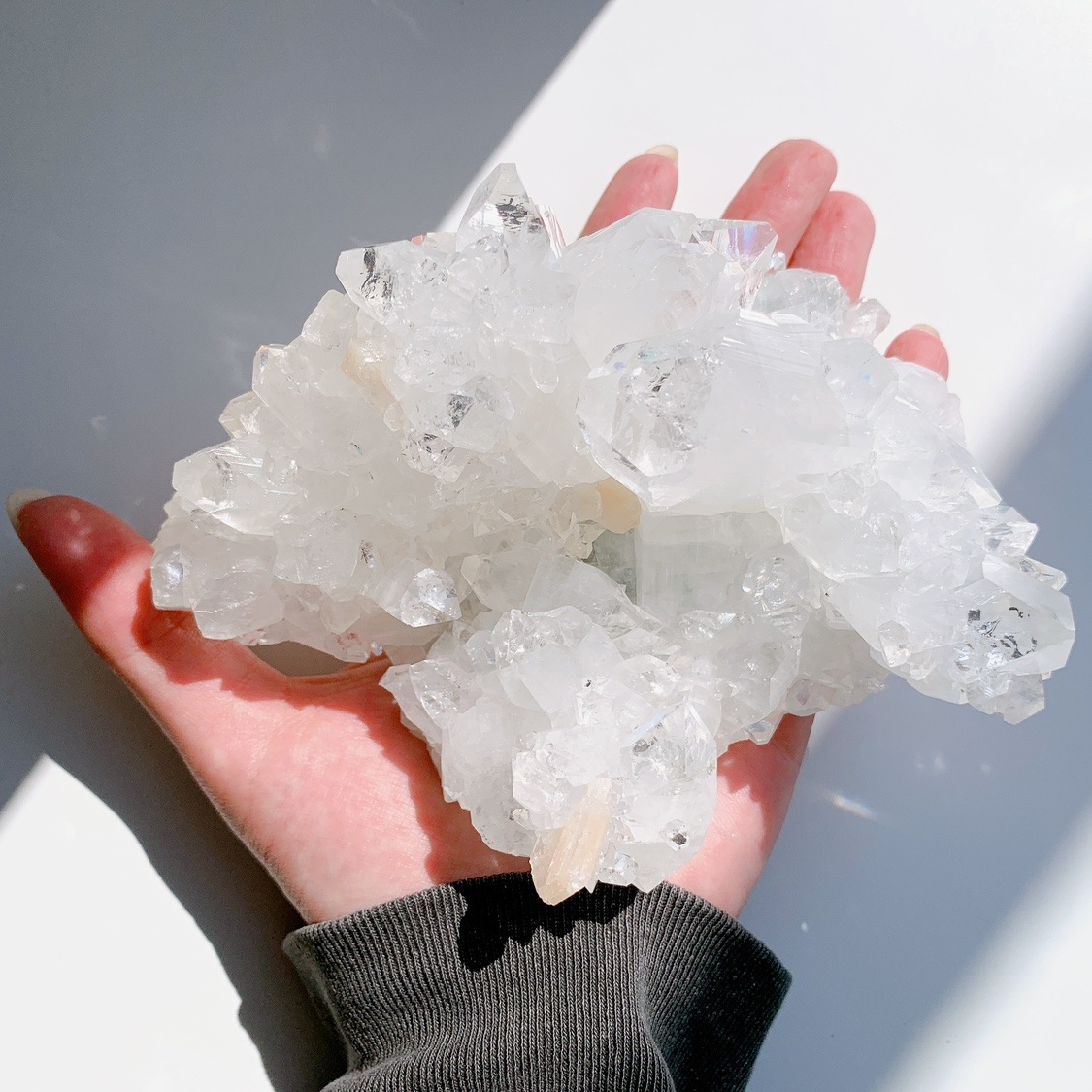 アポフィライト 原石