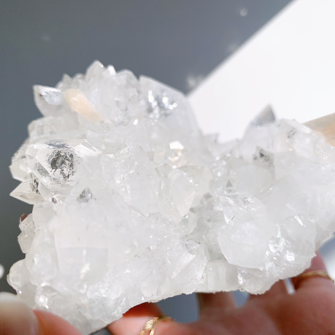 アポフィライト 原石