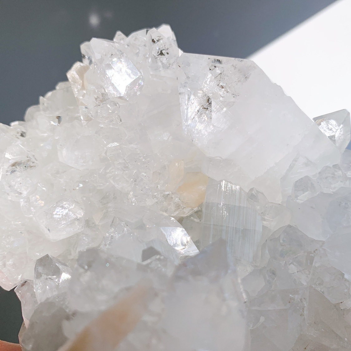 アポフィライト 原石