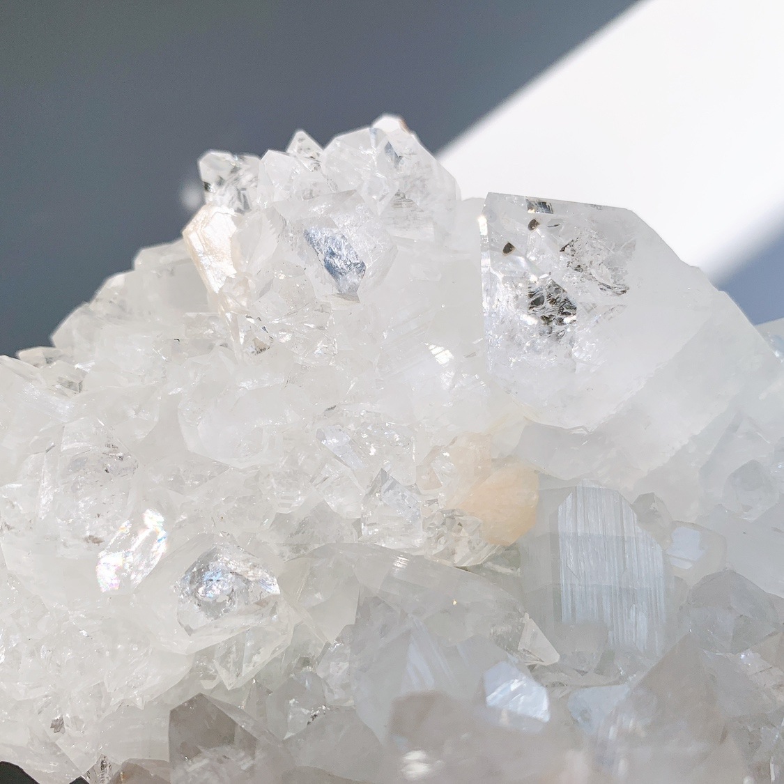 アポフィライト 原石