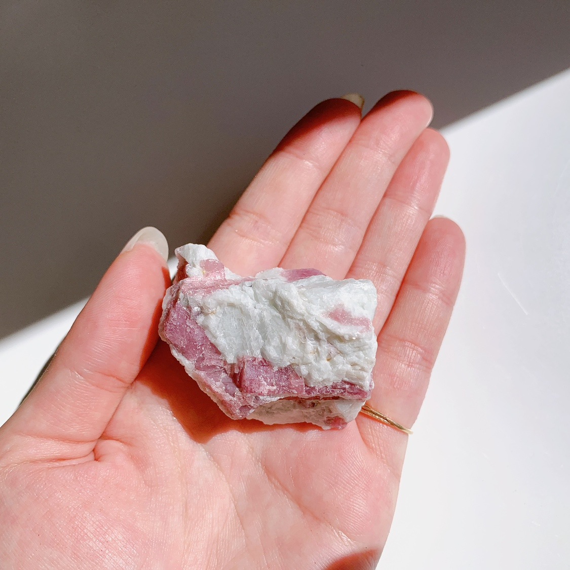 ピンクトルマリン 結晶 165g 母岩付き｜天然石 原石 通販キラリ石