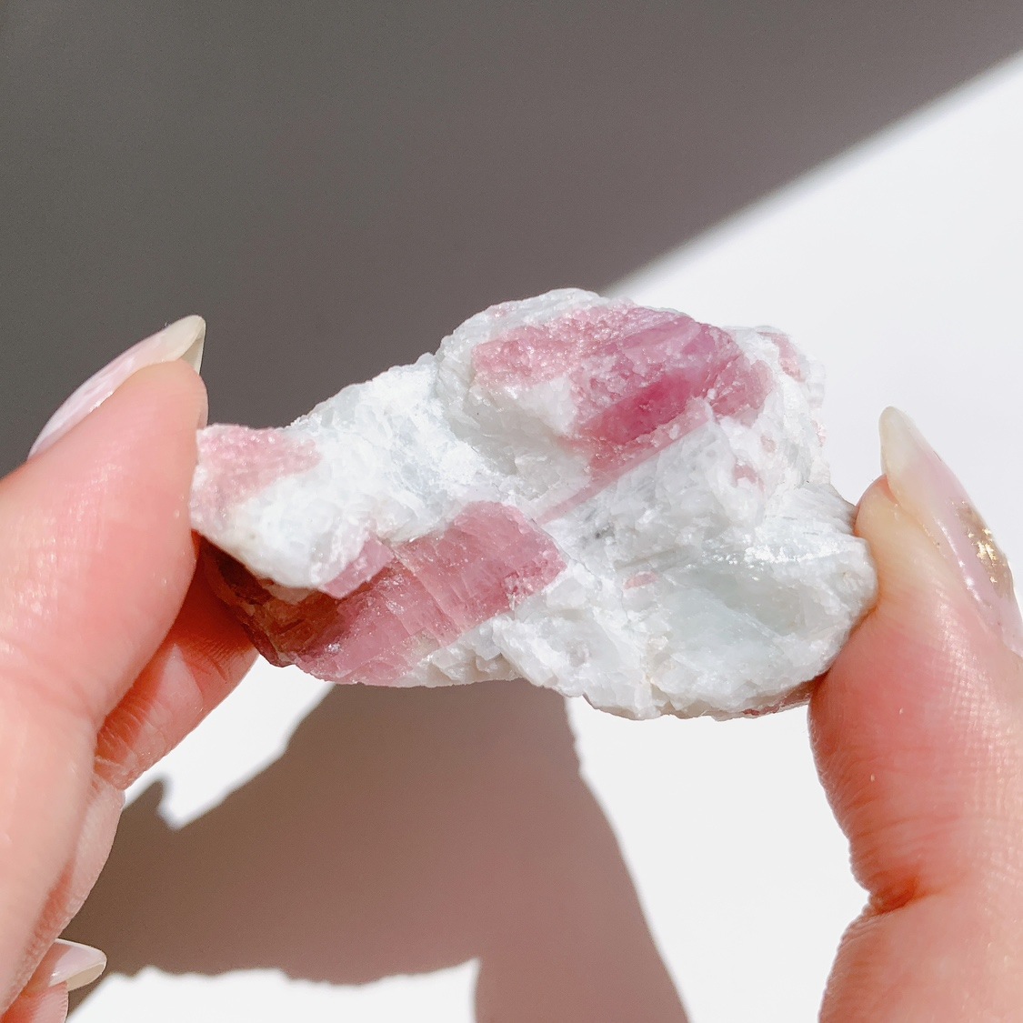 ピンクトルマリン 結晶 165g 母岩付き｜天然石 原石 通販キラリ石