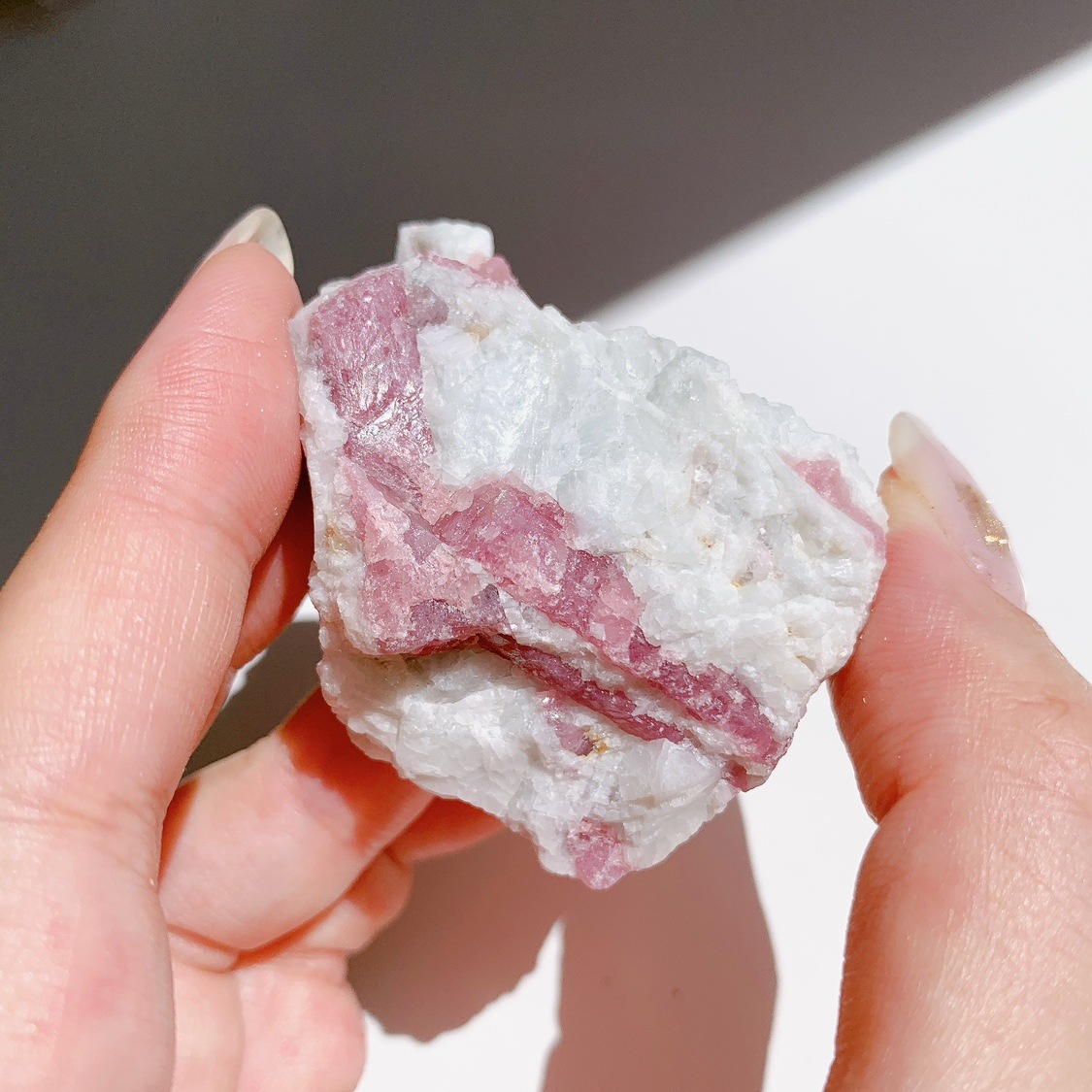 ピンクトルマリンonアルバイト 原石