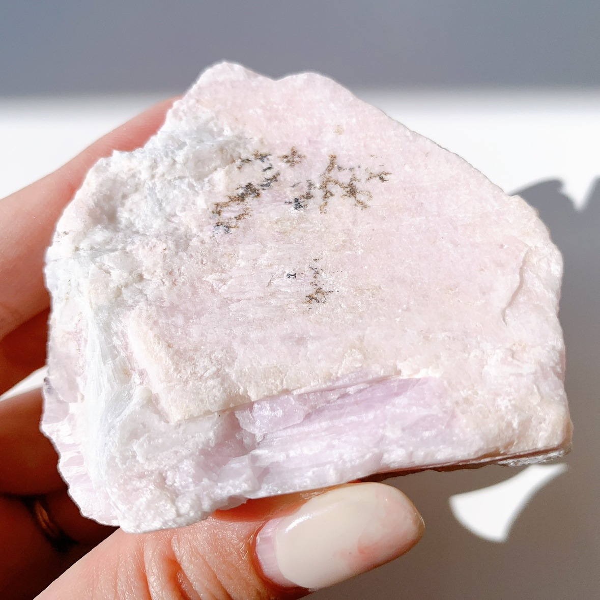 モルガナイトwihクンツァイト 半面研磨 | 原石 | Crystals by Purely
