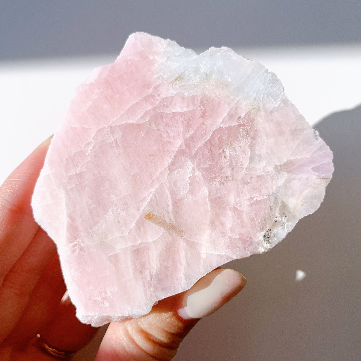 モルガナイトwihクンツァイト 半面研磨 | 原石 | Crystals by Purely