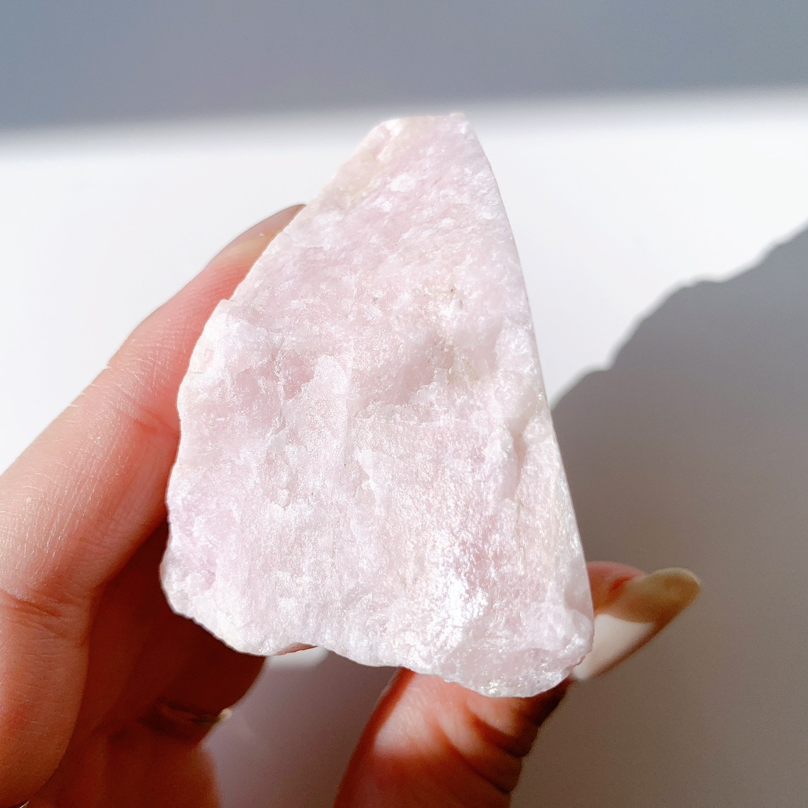 モルガナイトwihクンツァイト 半面研磨 | 原石 | Crystals by Purely