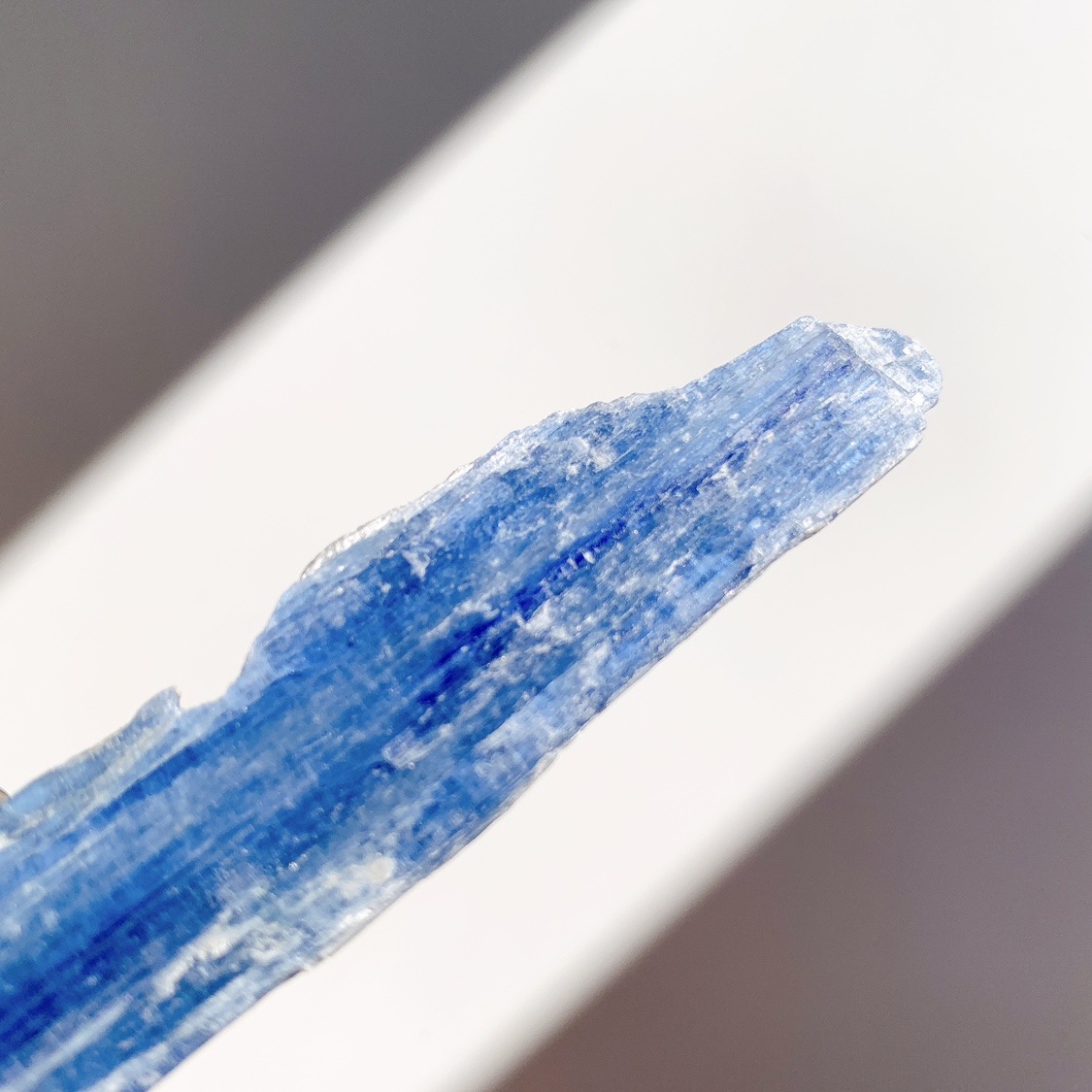 カイヤナイト 原石