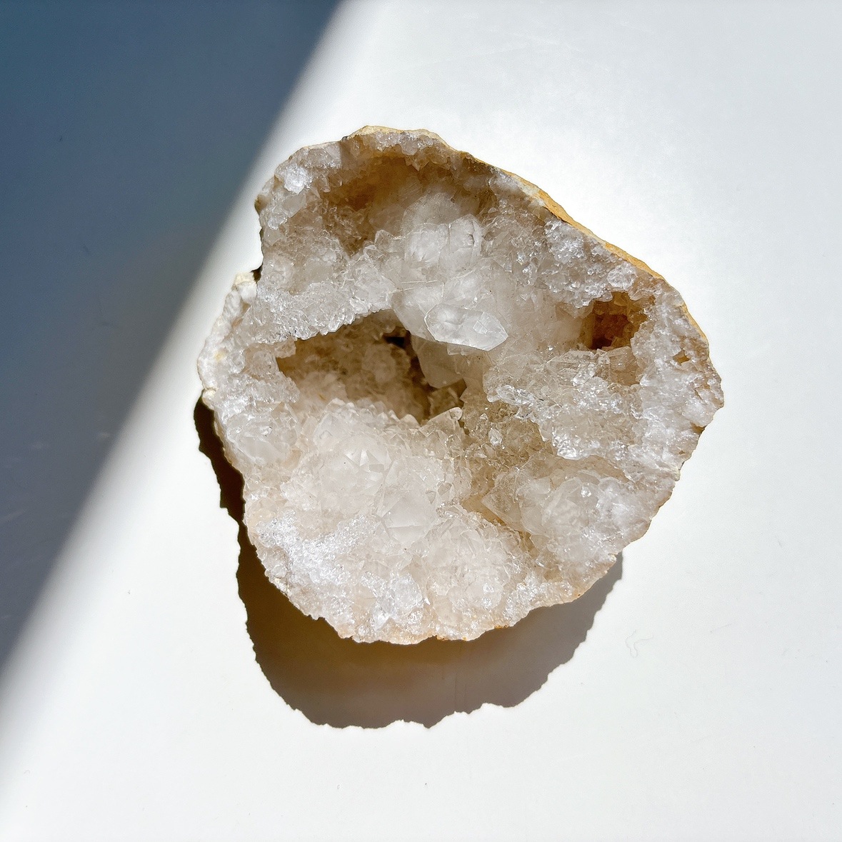 ◇水晶ジオ　中空クリスタル　2kg ◇水晶ジオ 中空クリスタル 2kg