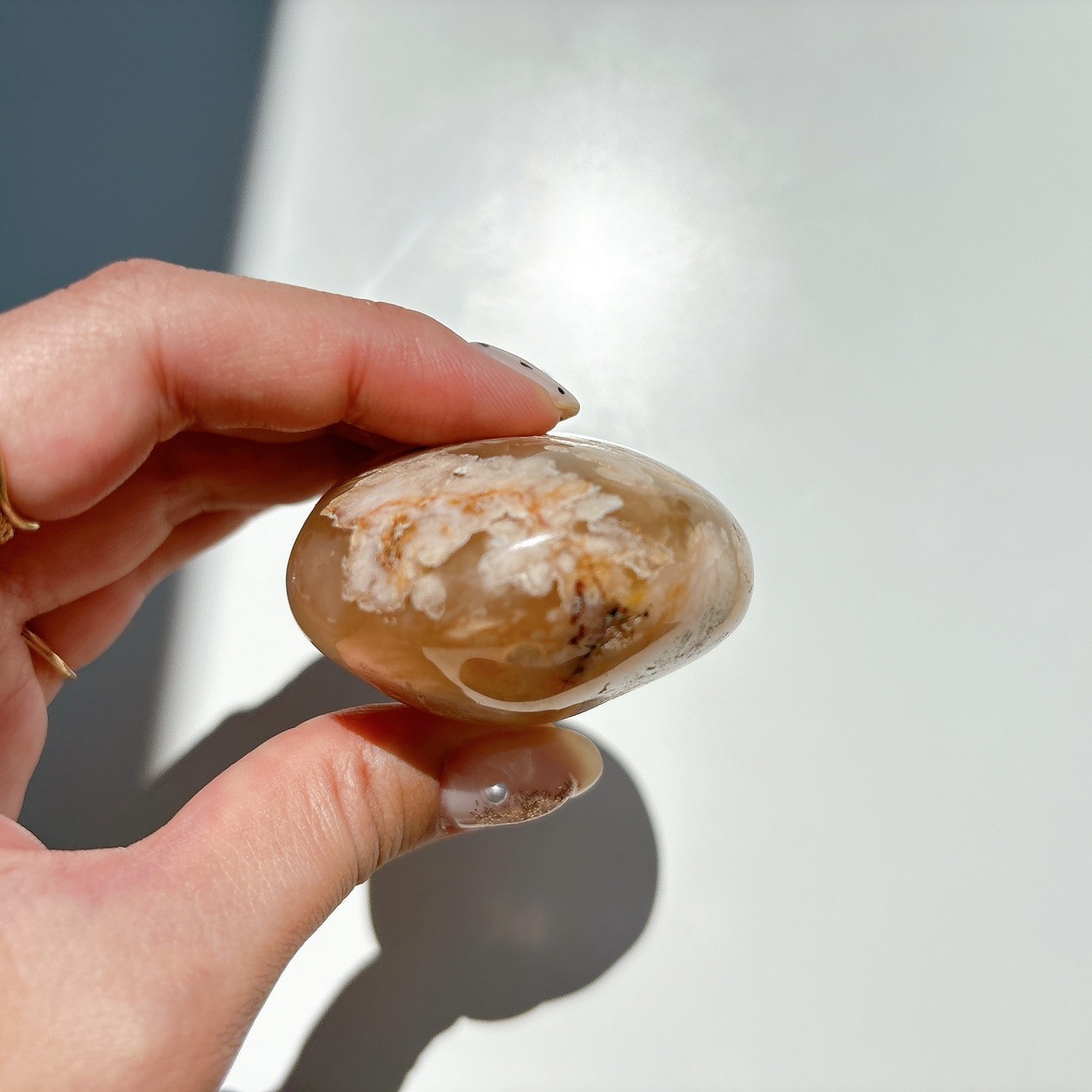 さくらアゲート にぎり石 | パームストーン（にぎり石） | Crystals by