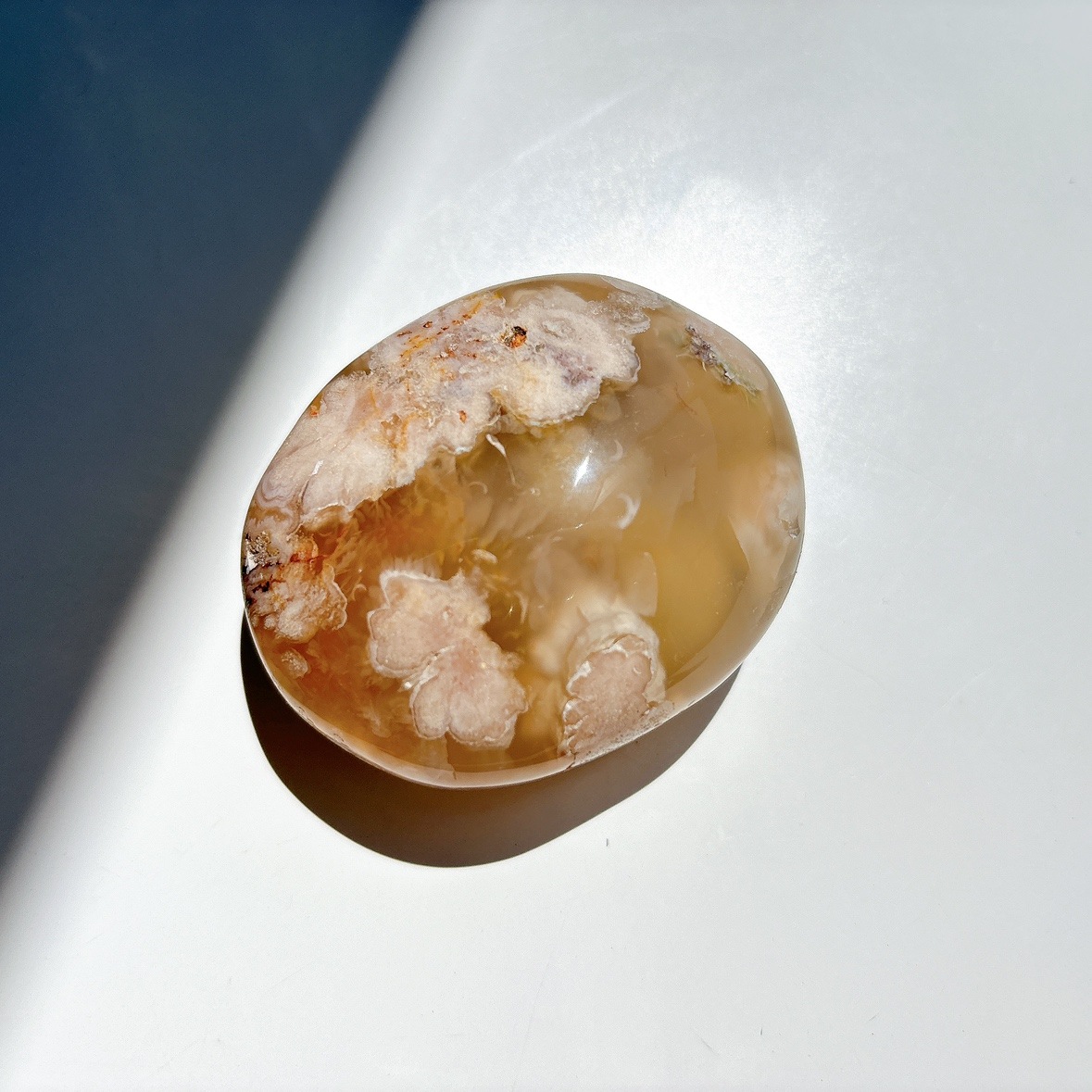 さくらアゲート にぎり石 | パームストーン（にぎり石） | Crystals by