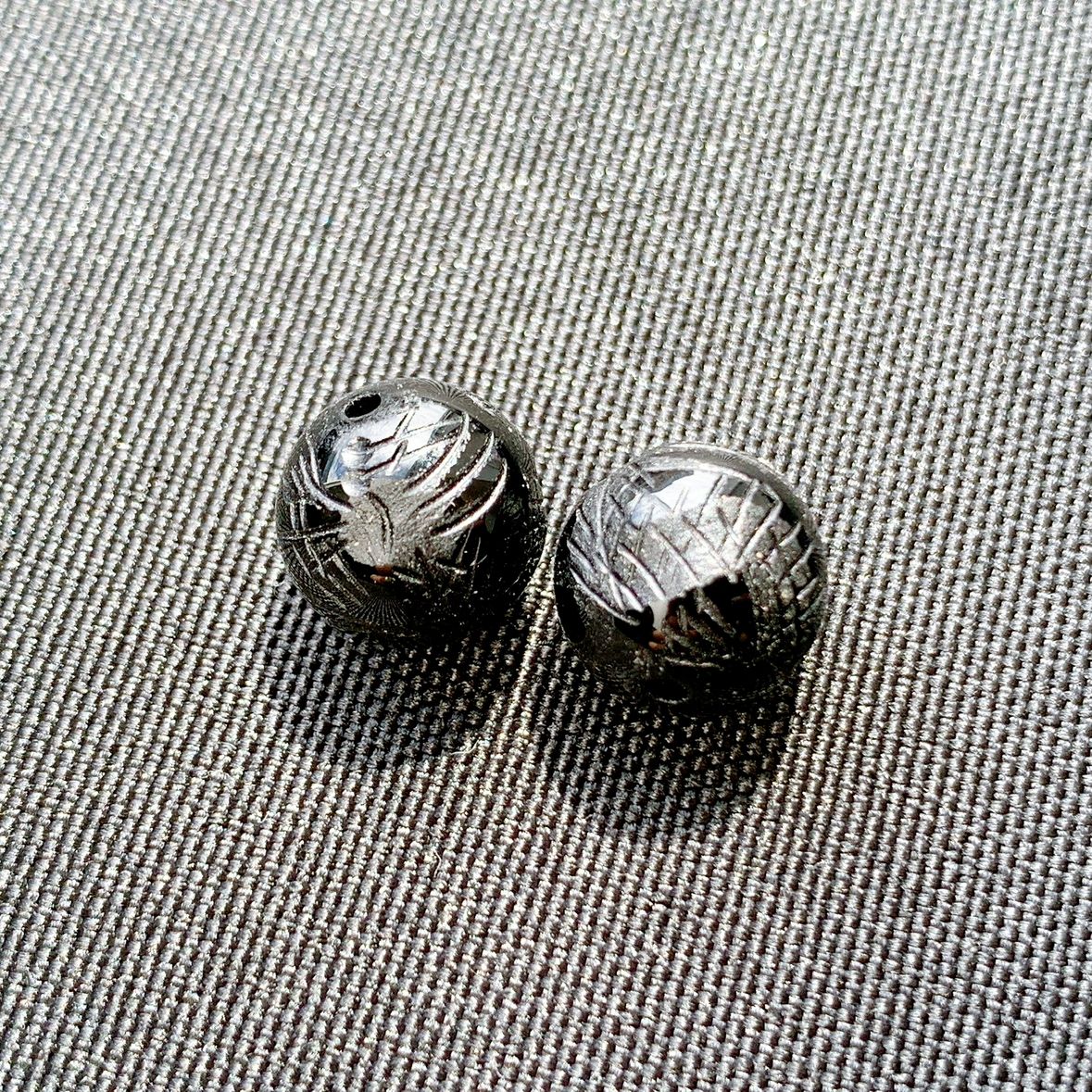 [115B]ブラックオニキス 黒龍彫刻(10mm)