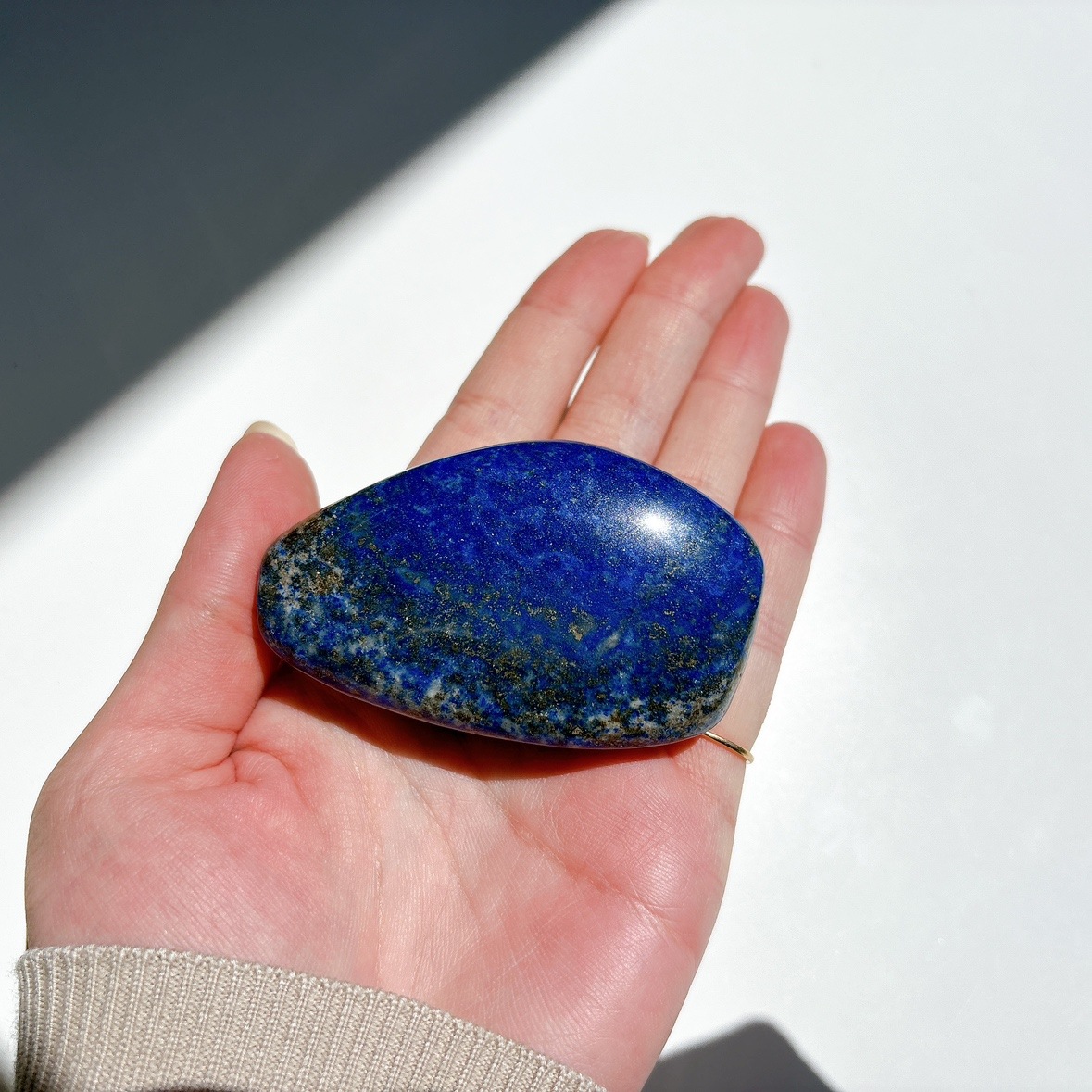 ラピスラズリ にぎり石 | パームストーン（にぎり石） | Crystals by