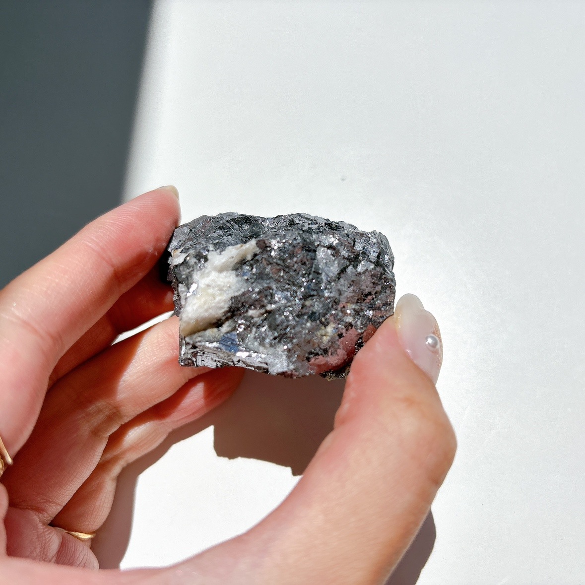 239g　共生結晶付き方鉛鉱　金属的鉛光沢　美品 239g 共生結晶付き方鉛鉱 金属的鉛光沢 美品