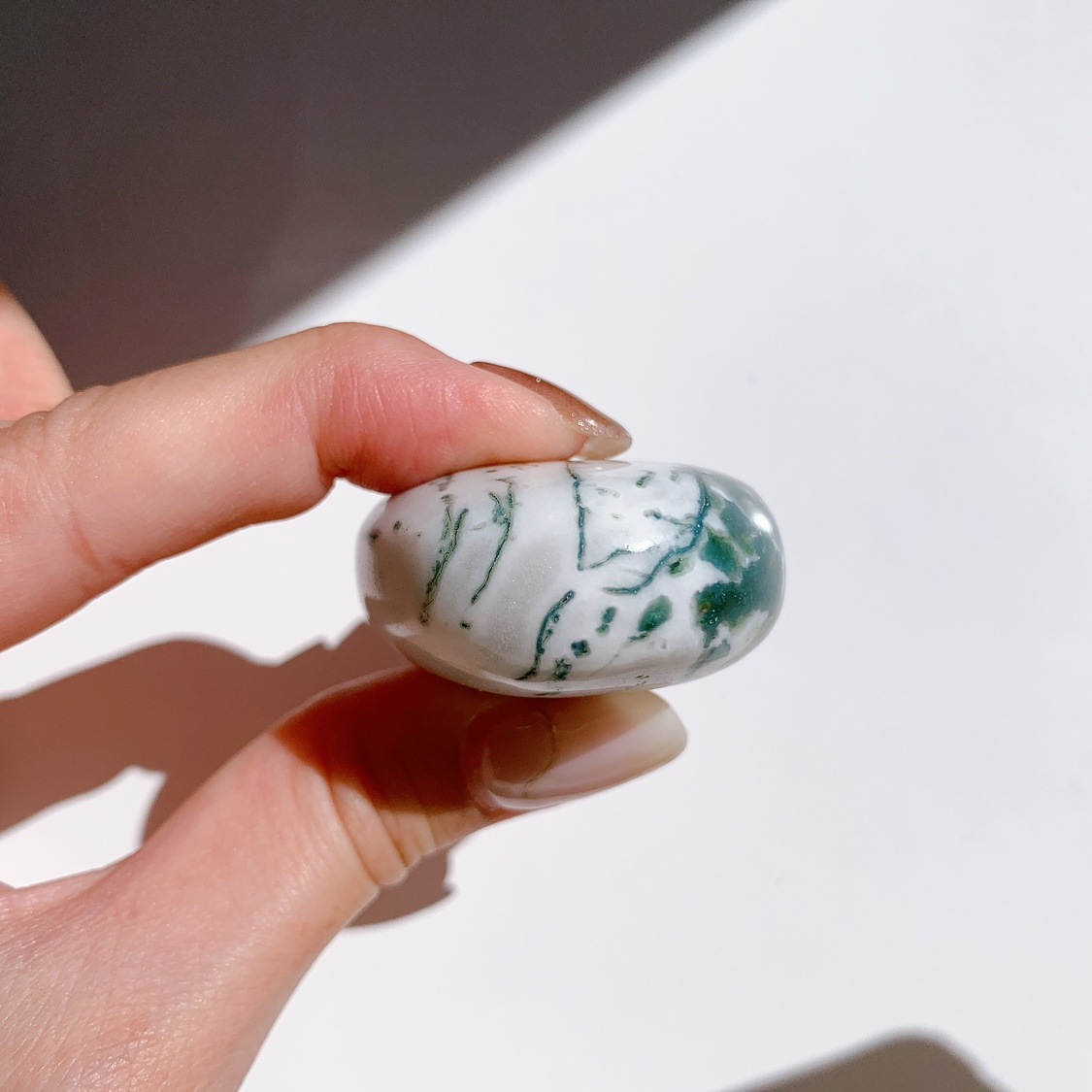 ツリーアゲート にぎり石 | パームストーン（にぎり石） | Crystals by