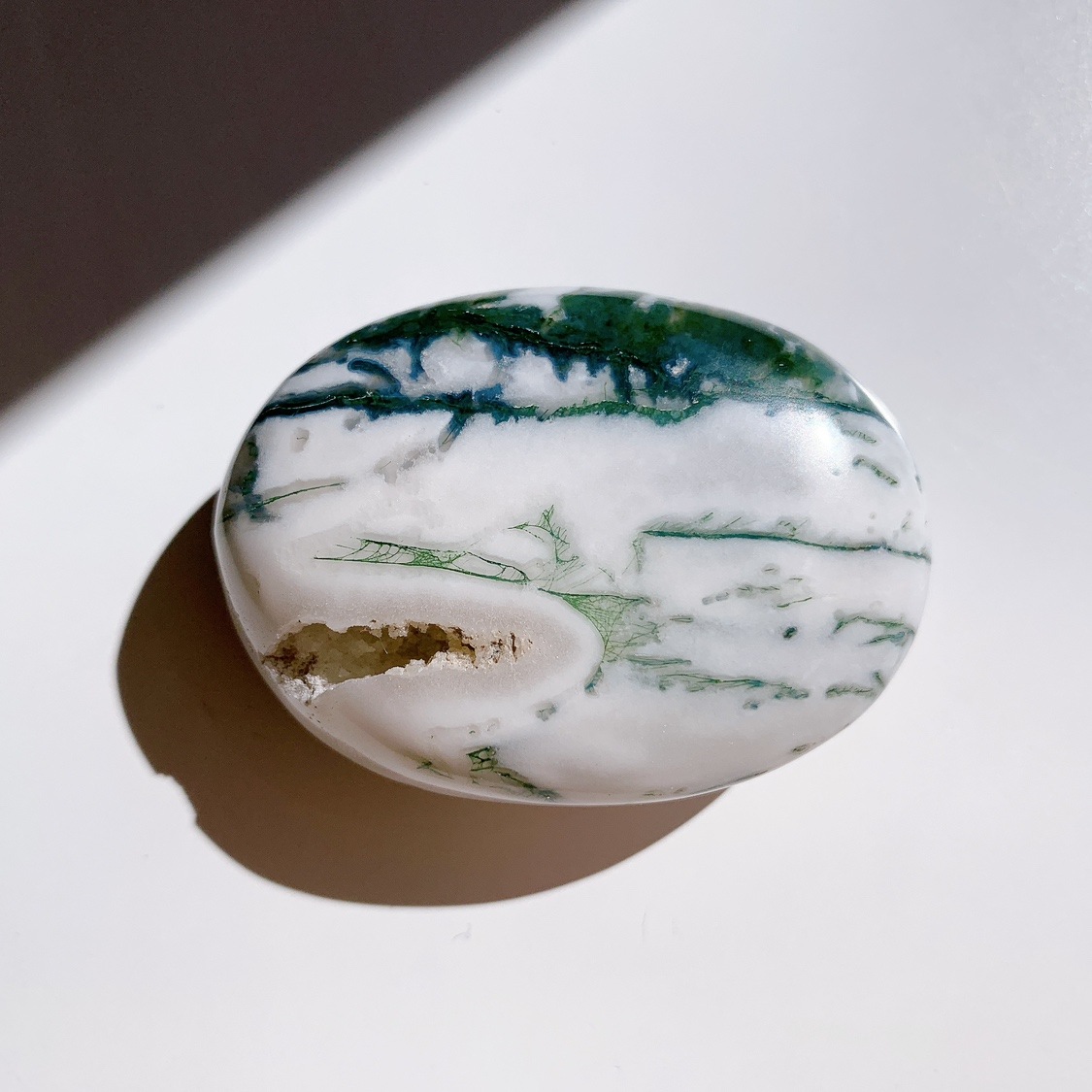 ツリーアゲート にぎり石 | パームストーン（にぎり石） | Crystals by