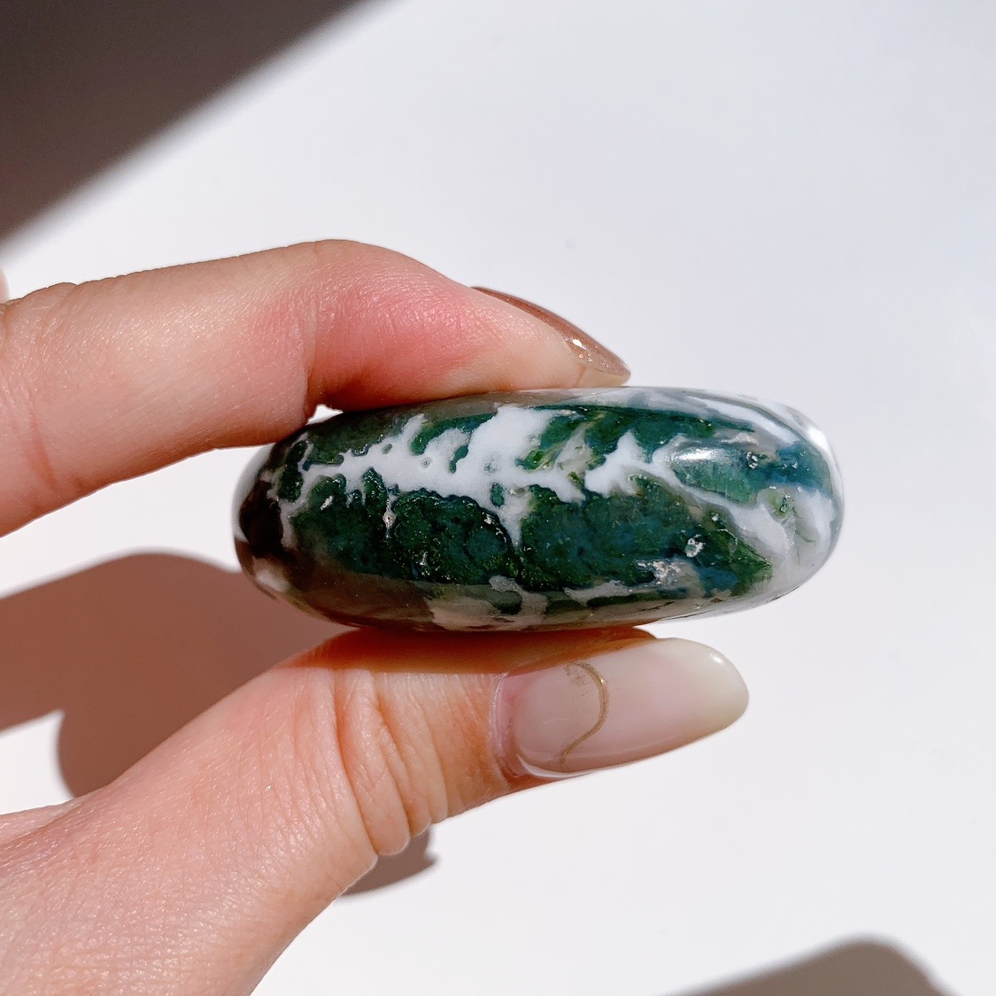 ツリーアゲート にぎり石 | パームストーン（にぎり石） | Crystals by