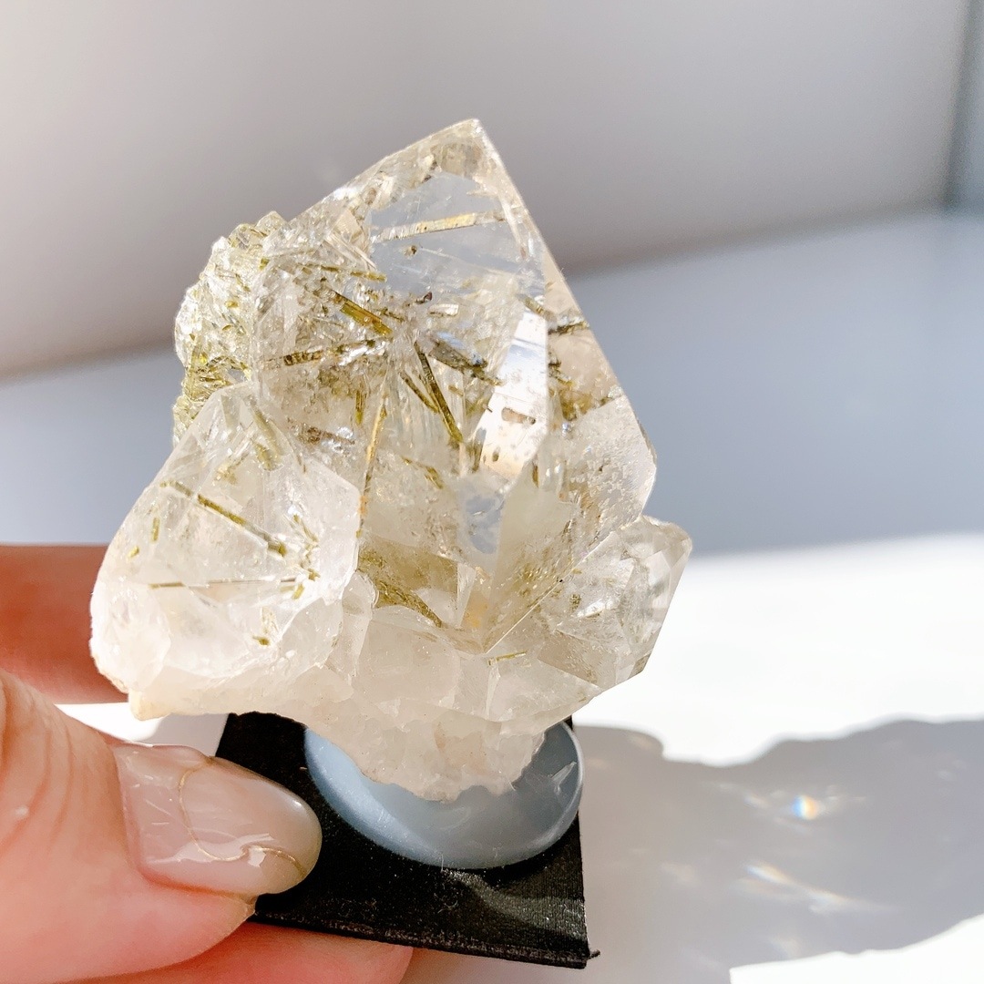 エピドート イン クォーツ 原石 | 原石 | Crystals by Purely