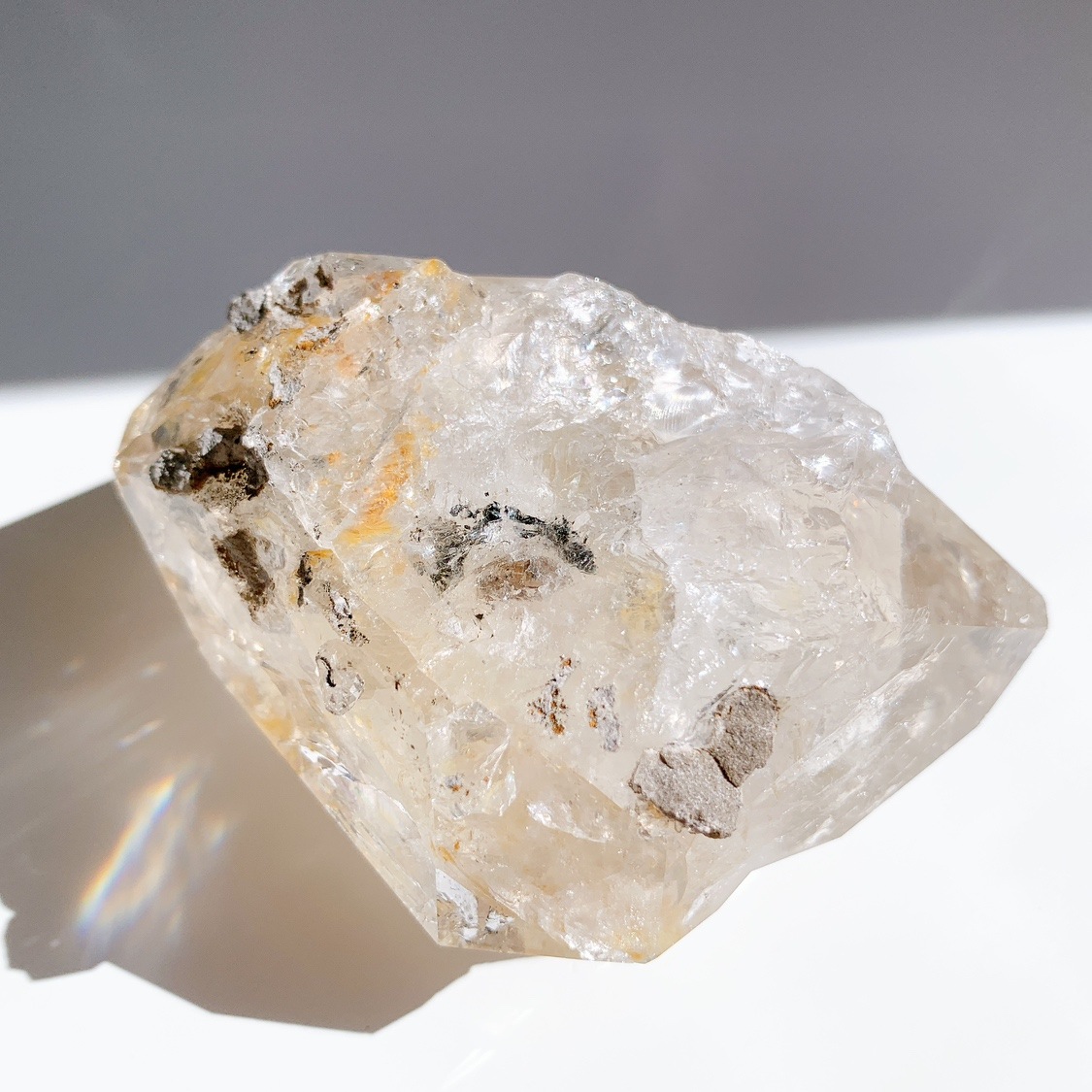 大粒 ハーキマーダイヤモンド エレスチャル 虹入り ハーキマーダイヤモンド原石/虹入り(J434)