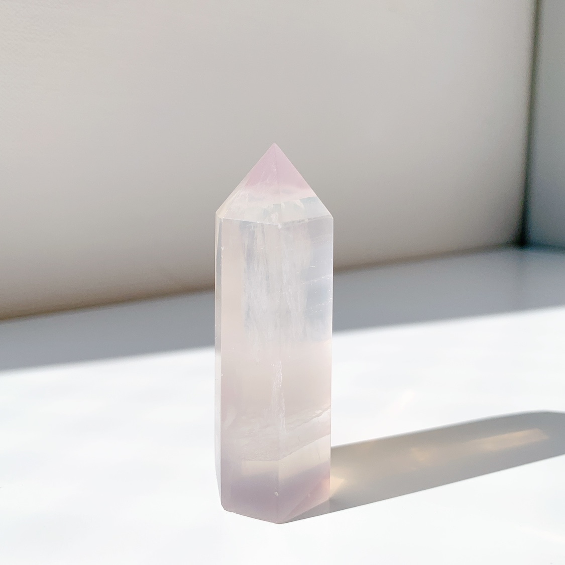 イットリウムフローライト ポイント | ポイント | Crystals by Purely