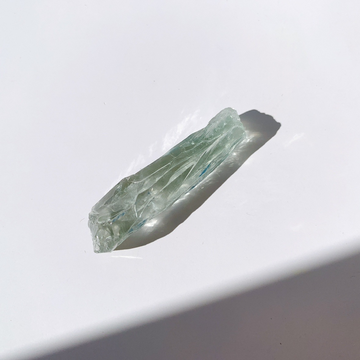 プラシオライト(グリーンアメジスト) 原石