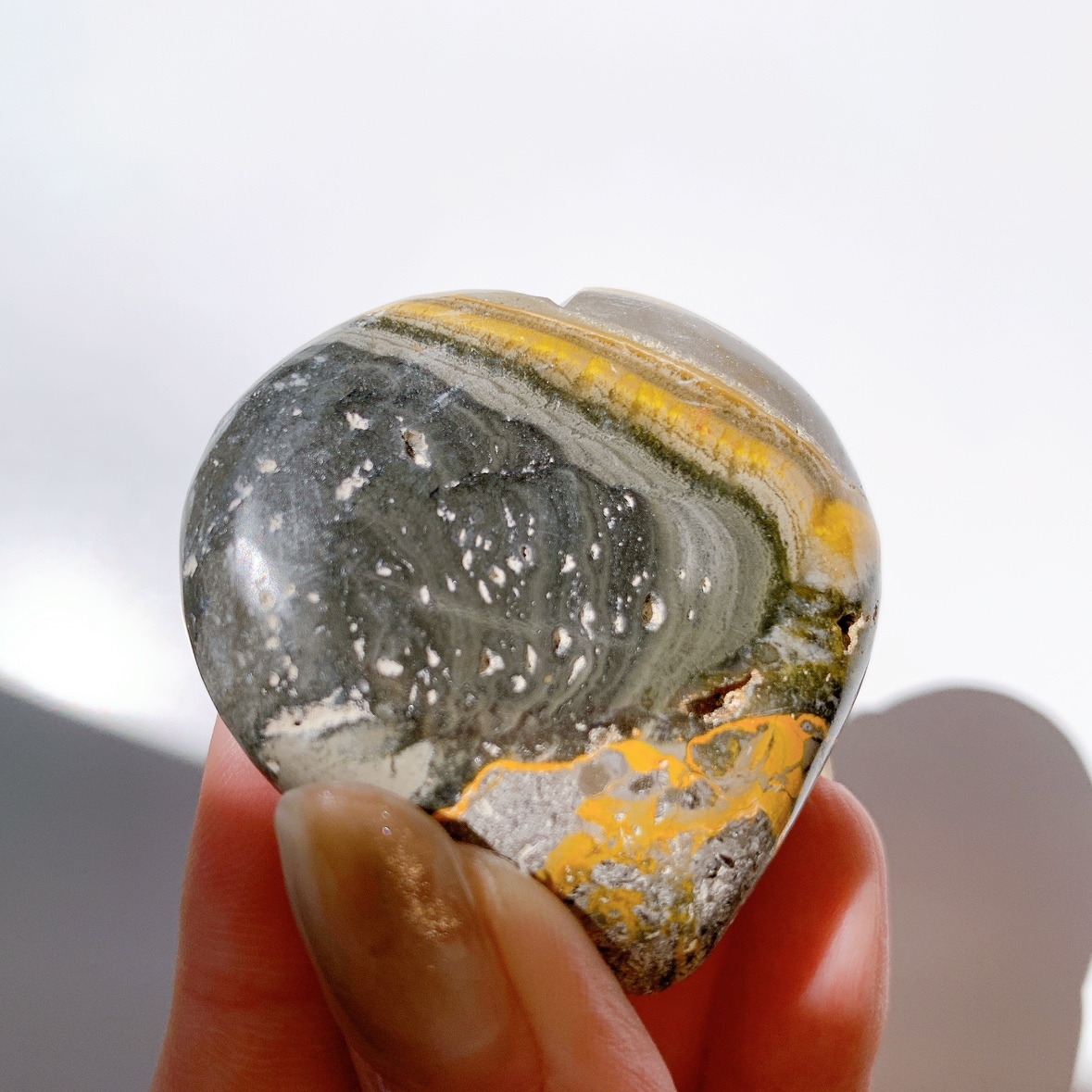 バンブルビージャスパー ハート型