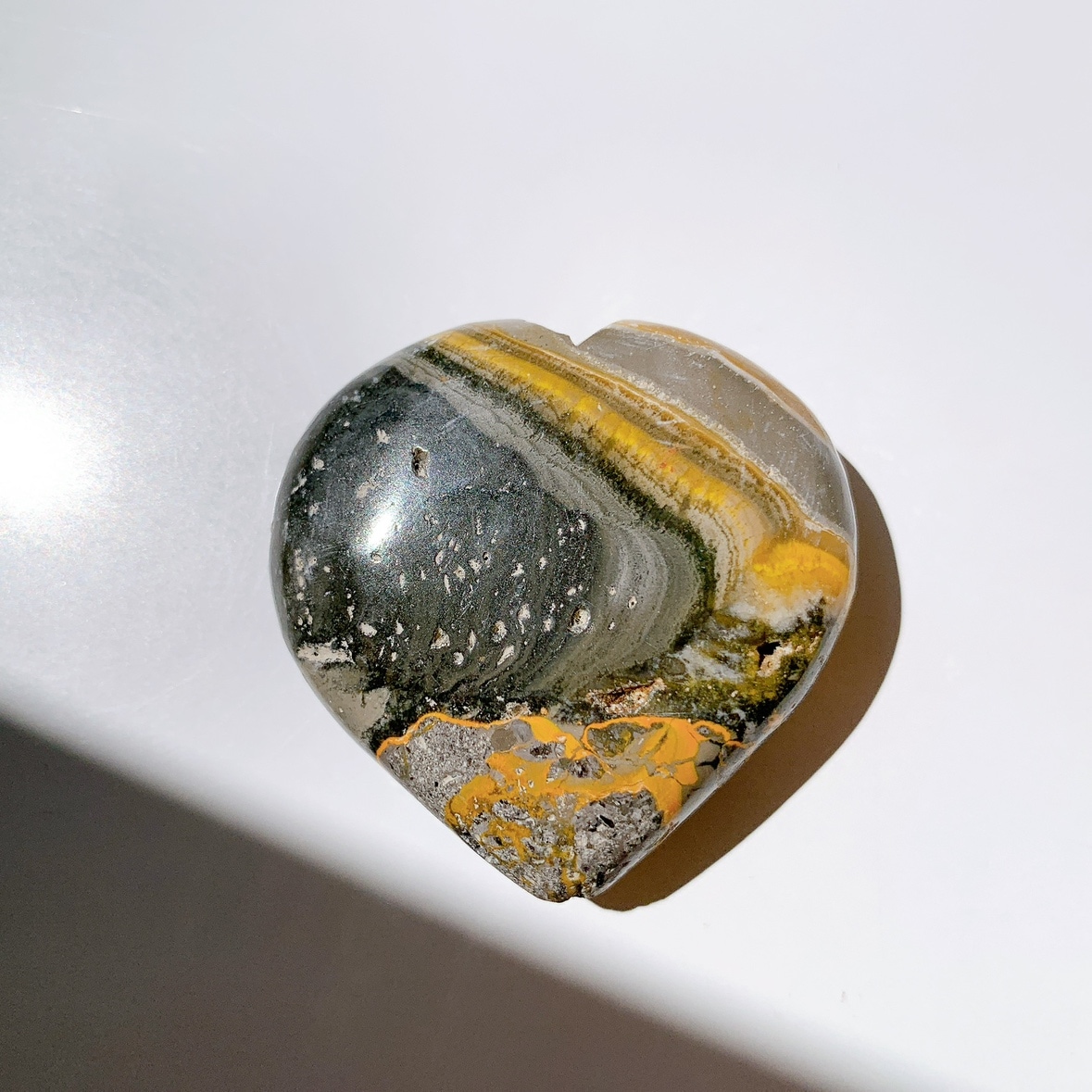 バンブルビージャスパー ハート型 | ハート型 | Crystals by Purely